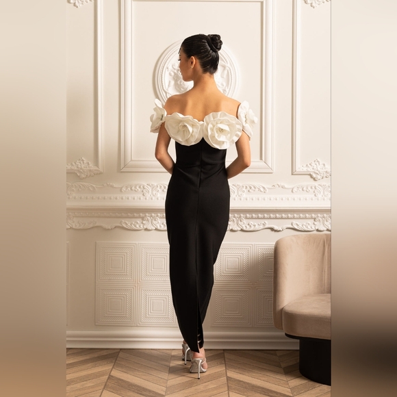 NWT Elegant Black and White Floral Dress - Picture 7 of 9